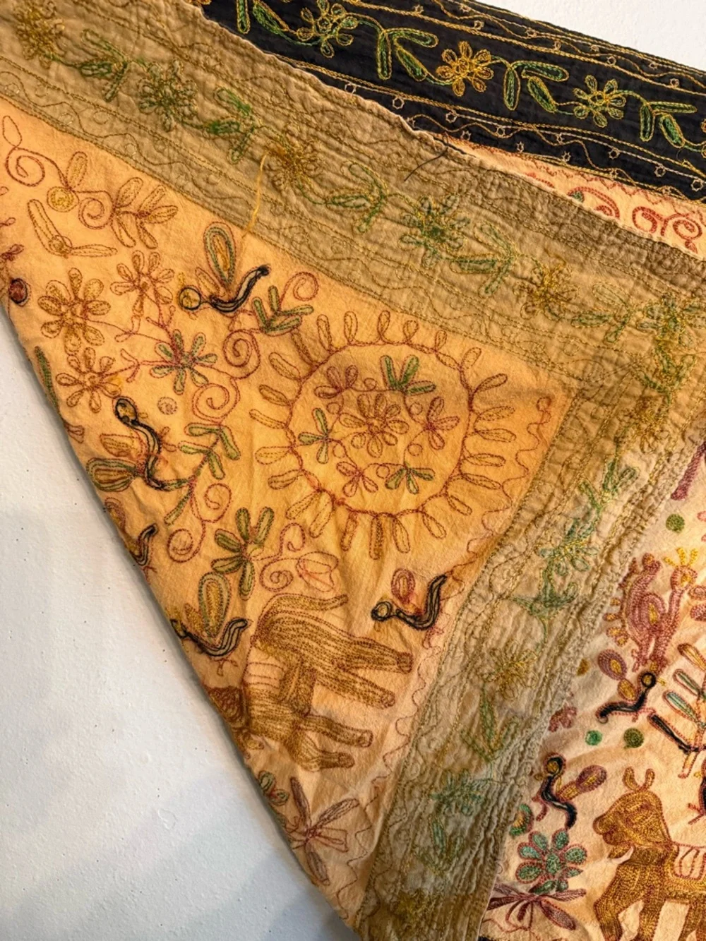 Vintage Indian Chain Stitch Embroidery Wall Hanging Textile 45x30